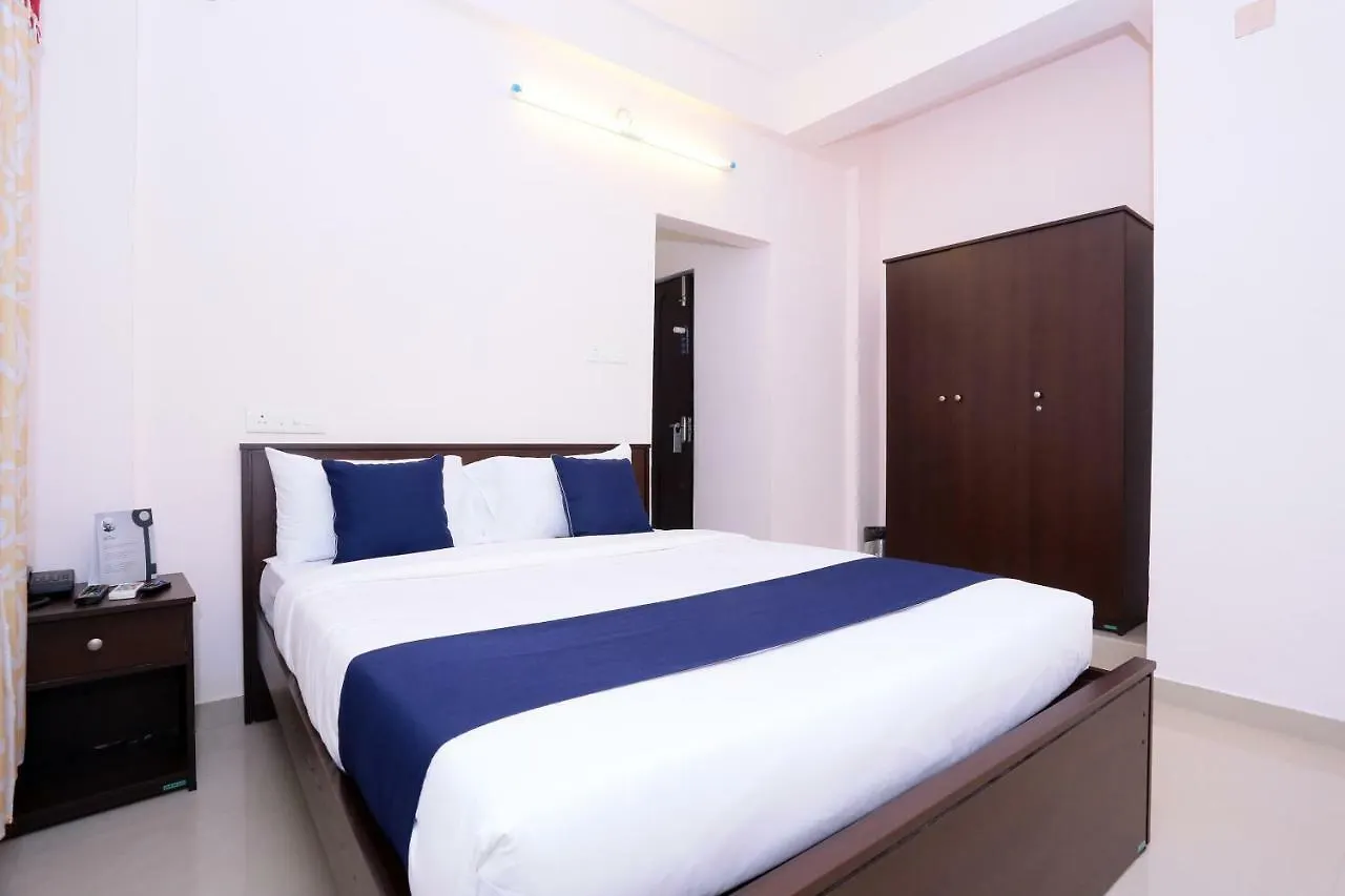 Silverkey Executive Stays 29252 Jobby Technopark Kazhakuttam Hotel