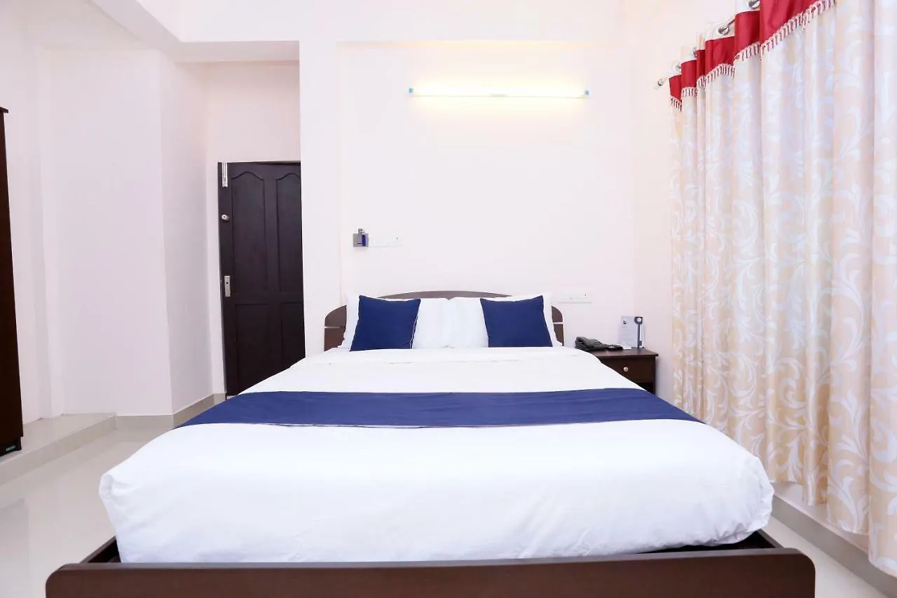 *** Hotel Silverkey Executive Stays 29252 Jobby Technopark Kazhakuttam India